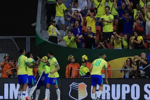 بهدف +90.. فينيسيوس جونيور يقود البرازيل لفوز مثير أمام كولومبيا في تصيفات كأس العالم